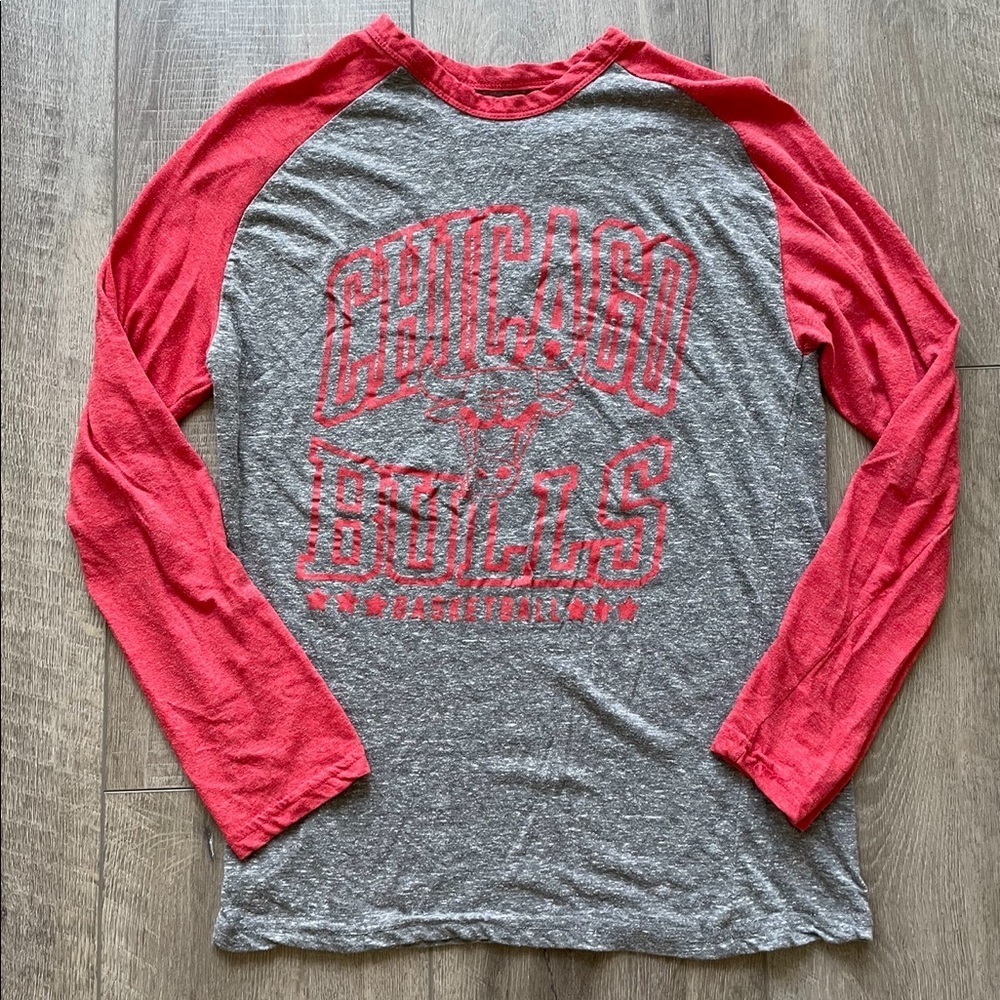 NBA Chicago Bulls Long Sleeve Shirt Size Medium